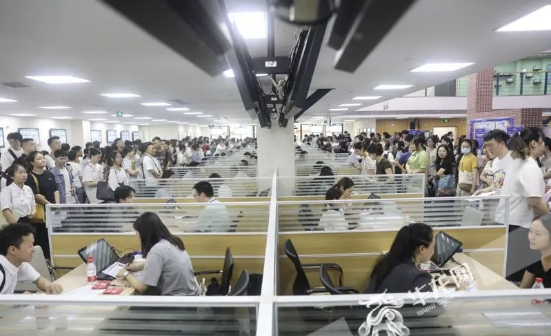 高校應屆生為何選擇“慢就業”？這項專題調研給出分析