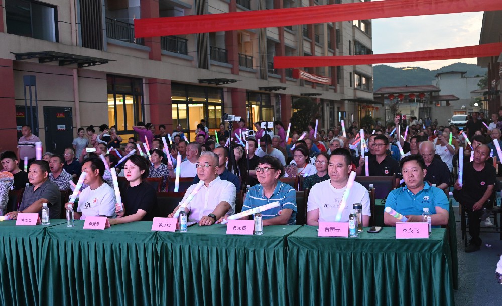 李永飛出席萬州區非遺文化進養老院活動